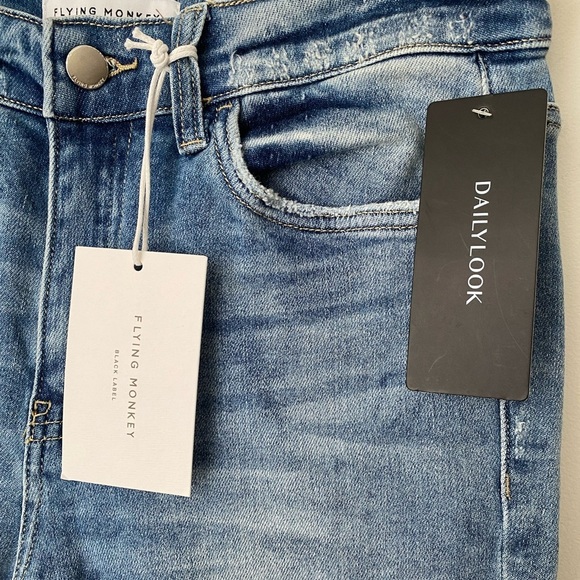 Flying Monkey Jeans Women’s 28 Distressed Blue Jeans Distressed Denim NWT - Picture 2 of 10